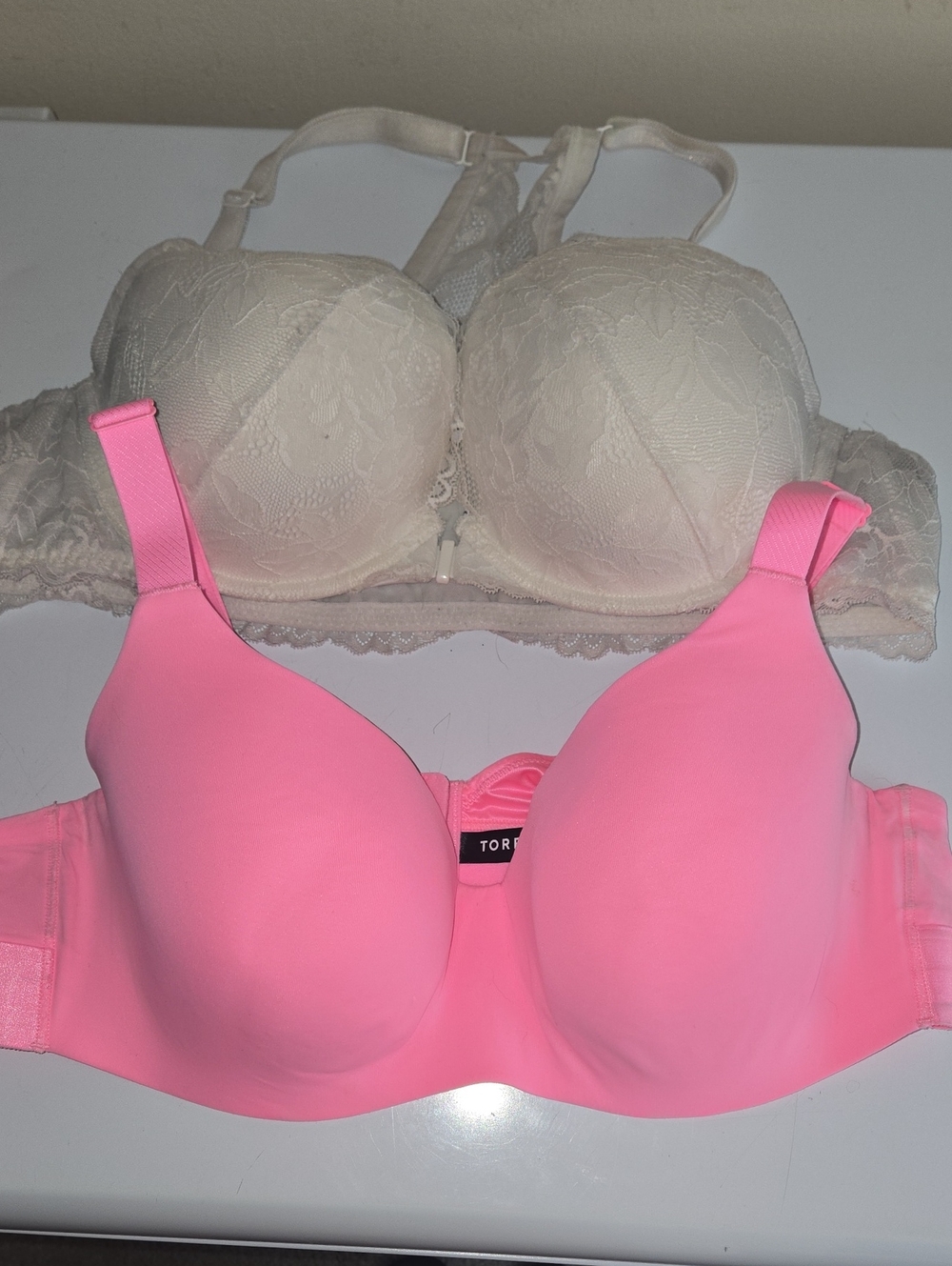 TORRID Pink Smooth Molded T-Shirt Bra and White push up racer back sz 42 C